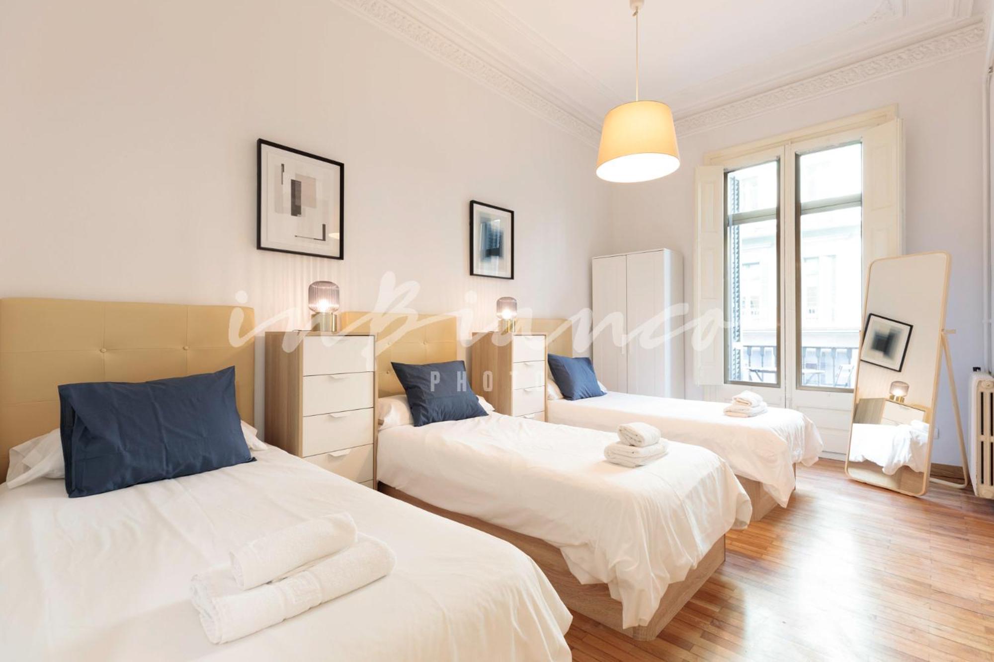 Be Barcelona Plaza Catalunya Apartment Exterior photo