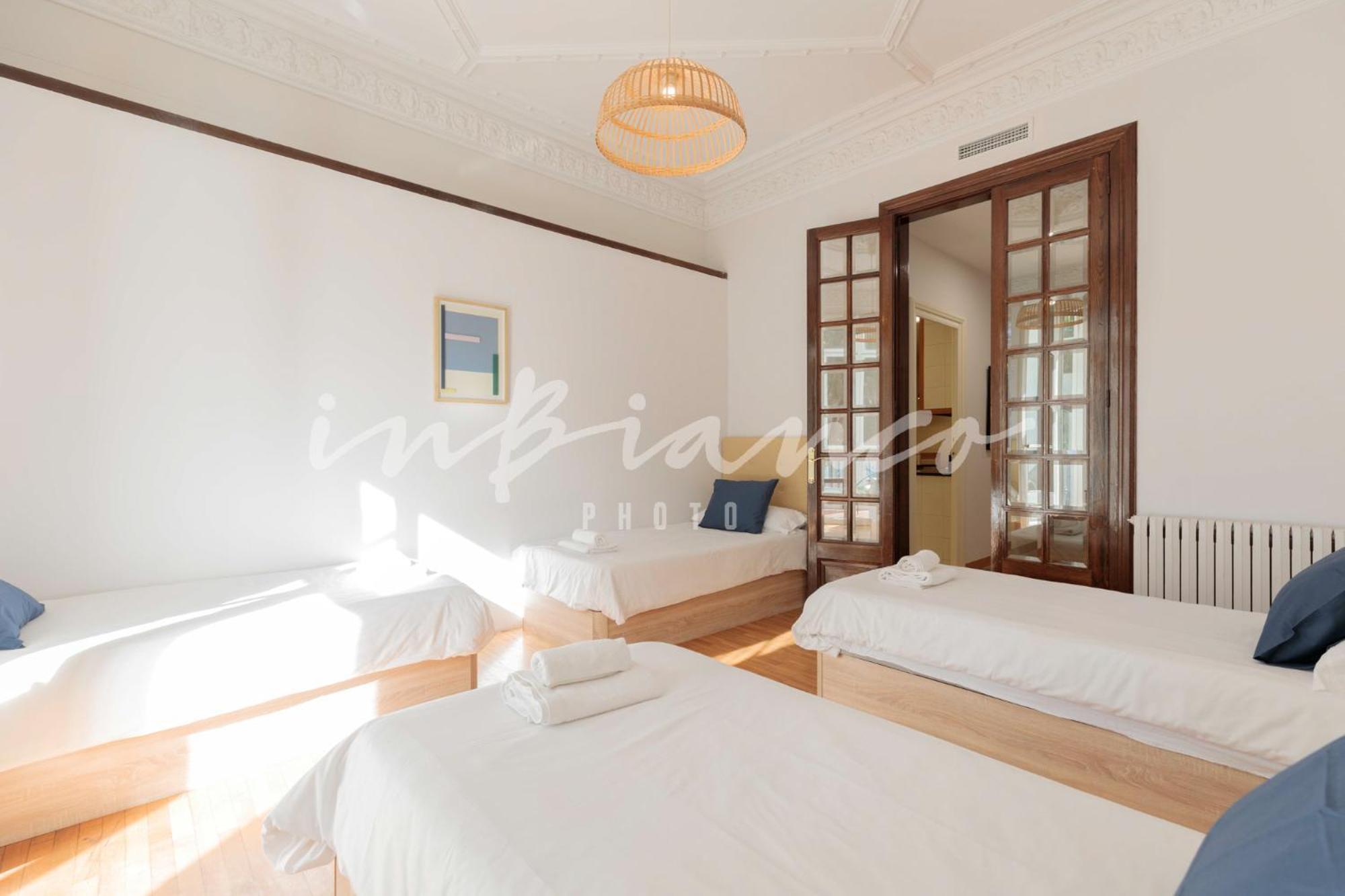 Be Barcelona Plaza Catalunya Apartment Exterior photo