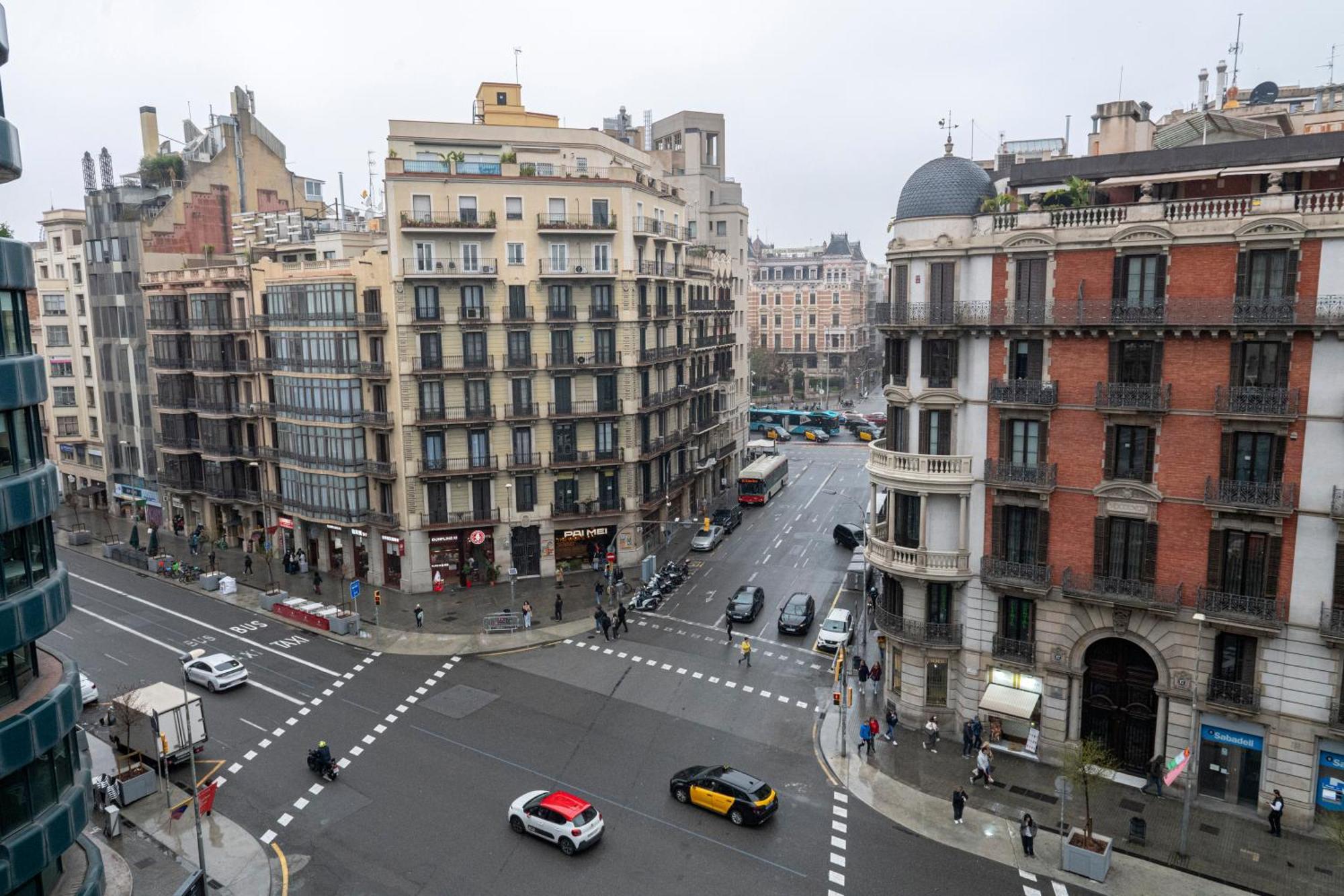 Be Barcelona Plaza Catalunya Apartment Exterior photo