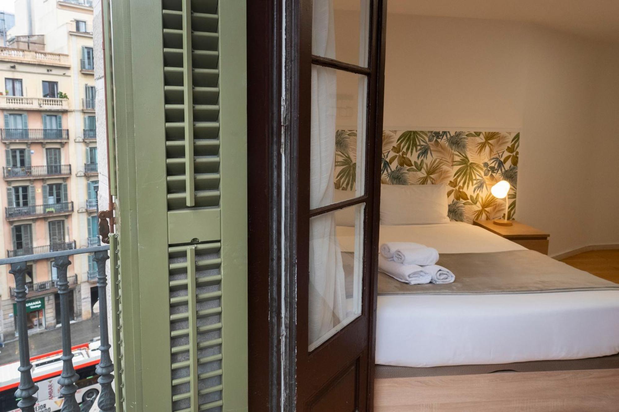 Be Barcelona Plaza Catalunya Apartment Exterior photo