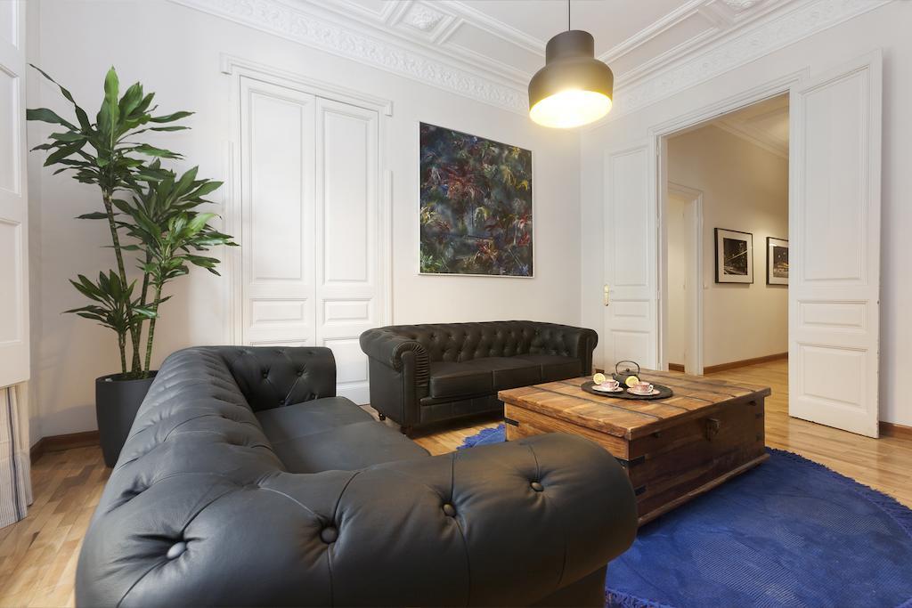 Be Barcelona Plaza Catalunya Apartment Exterior photo