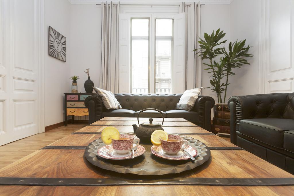 Be Barcelona Plaza Catalunya Apartment Exterior photo